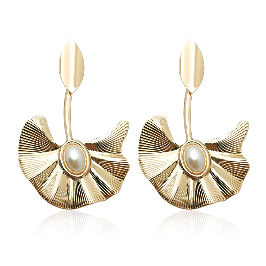 Creative fashion personalized leaf earrings