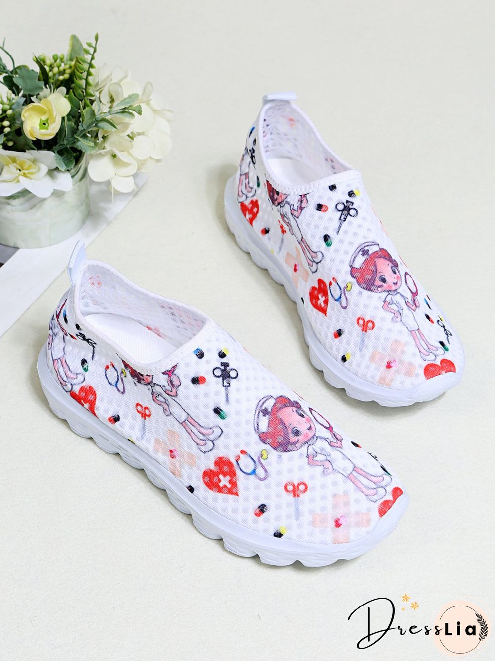 Nurse Fighting Epidemic Print Breathable Tulle Mesh Lightweight Sneakers