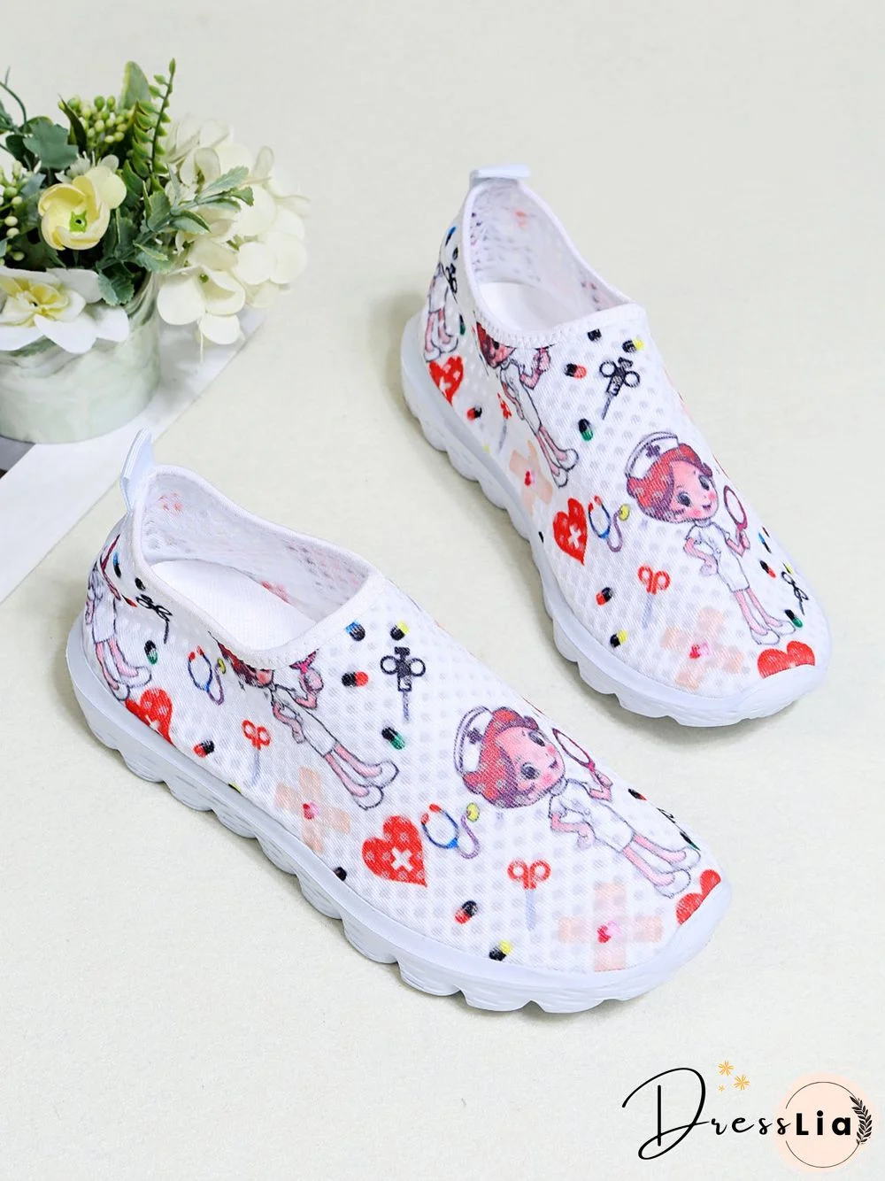 Nurse Fighting Epidemic Print Breathable Tulle Mesh Lightweight Sneakers