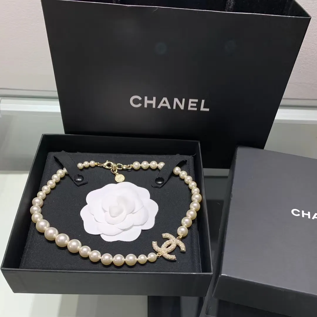 Chanel Vibe Gradient Pearl Necklace