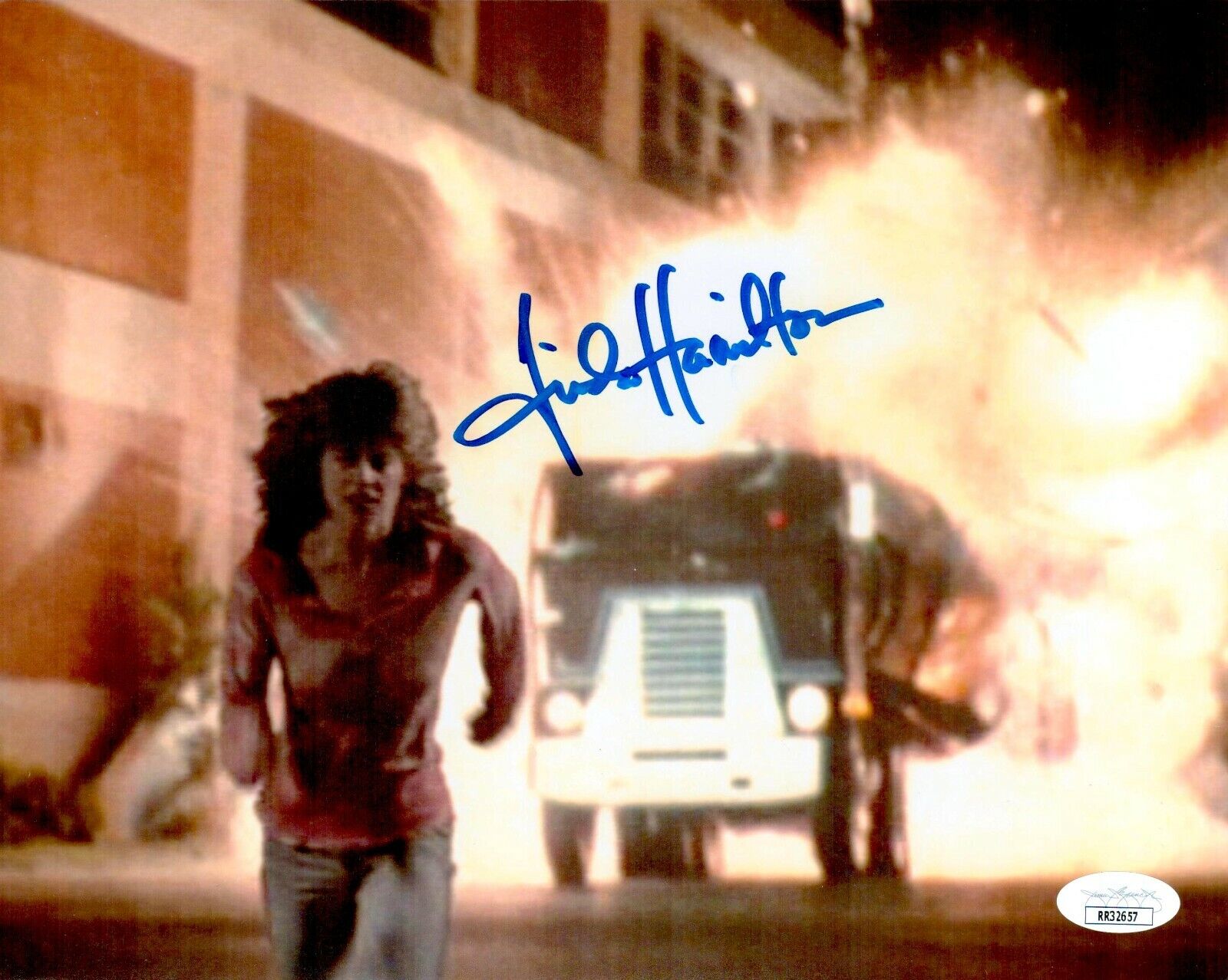 LINDA HAMILTON Signed 8x10 Photo Poster painting SARAH CONNOR TERMINATOR Autograph JSA COA Cert