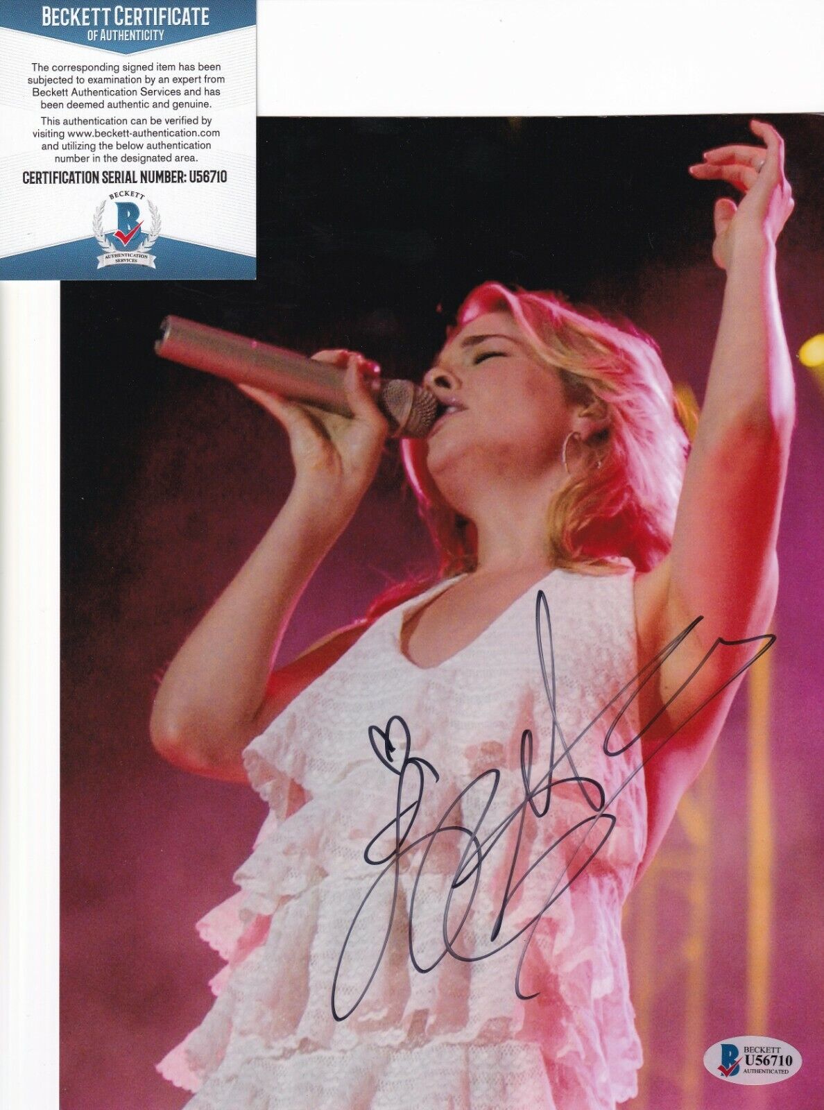 LEANN RIMES signed (COUNTRY MUSIC SINGER) 8X10 Photo Poster painting *CAN'T FIGHT BLUE* BECKETT