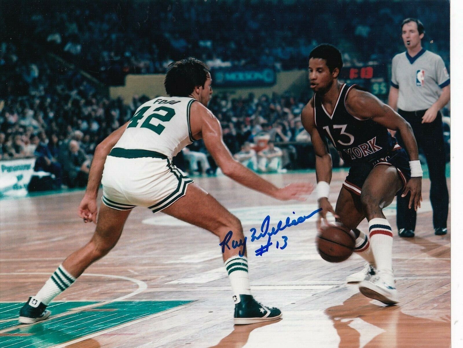 RAY WILLIAMS NEW YORK KNICKS ACTION SIGNED 8x10