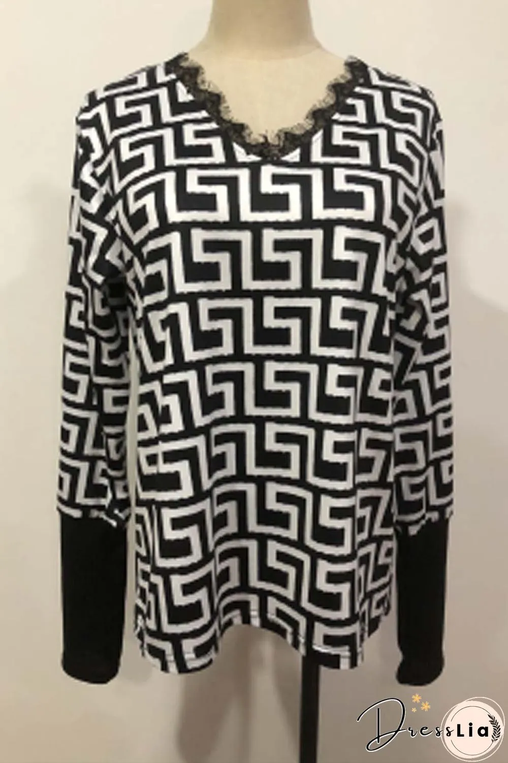 Casual Geometric Lace Split Joint V Neck Tops