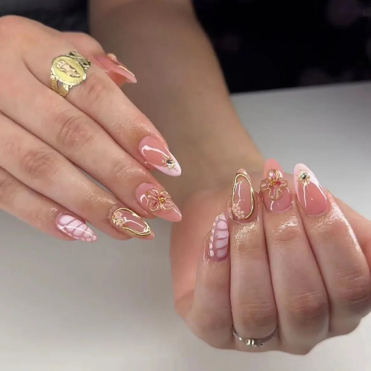 Qinice 24Pcs Sweet Short Almond French False Nails with Glue 3D Wave Nail Pattern Floral Pink Blush Press on Acrylic Nail Manicure Tips