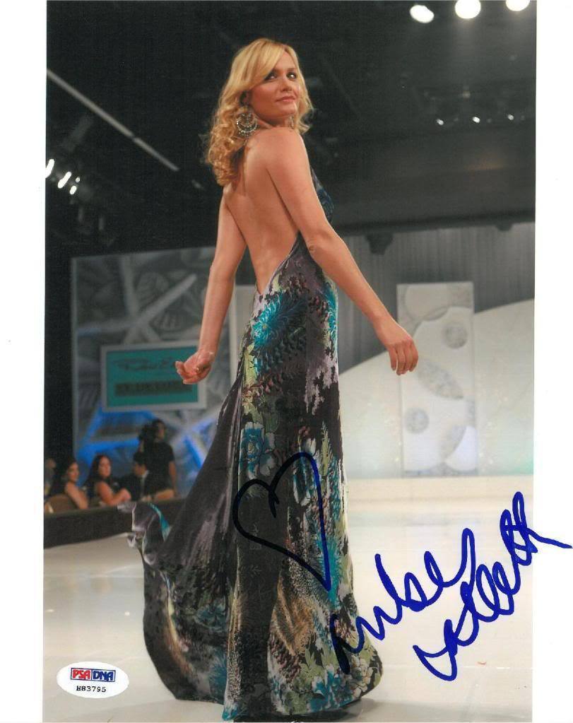 Amber Valletta Signed Hitch Authentic Autographed 8x10 Photo Poster painting (PSA/DNA) #H83795