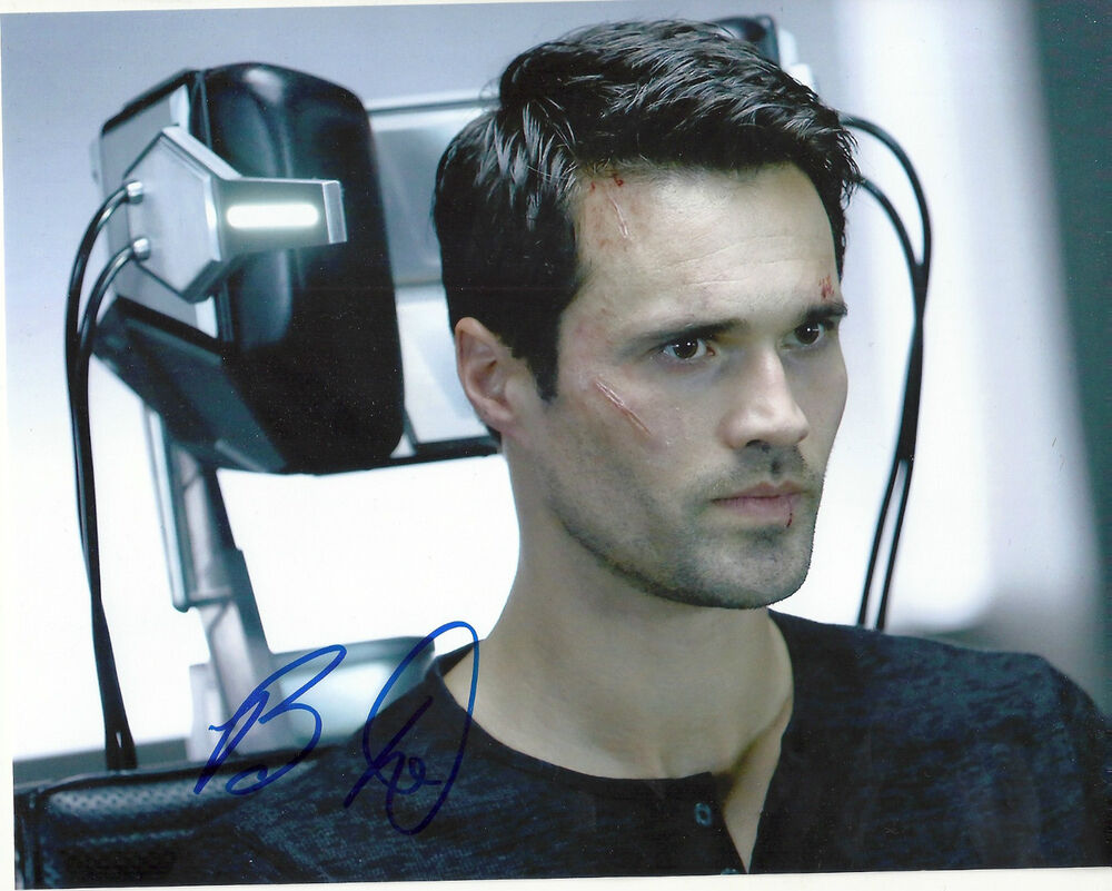 BRETT DALTON 'AGENTS OF SHIELD' GRANT WARD SIGNED 8X10 PICTURE *COA 2