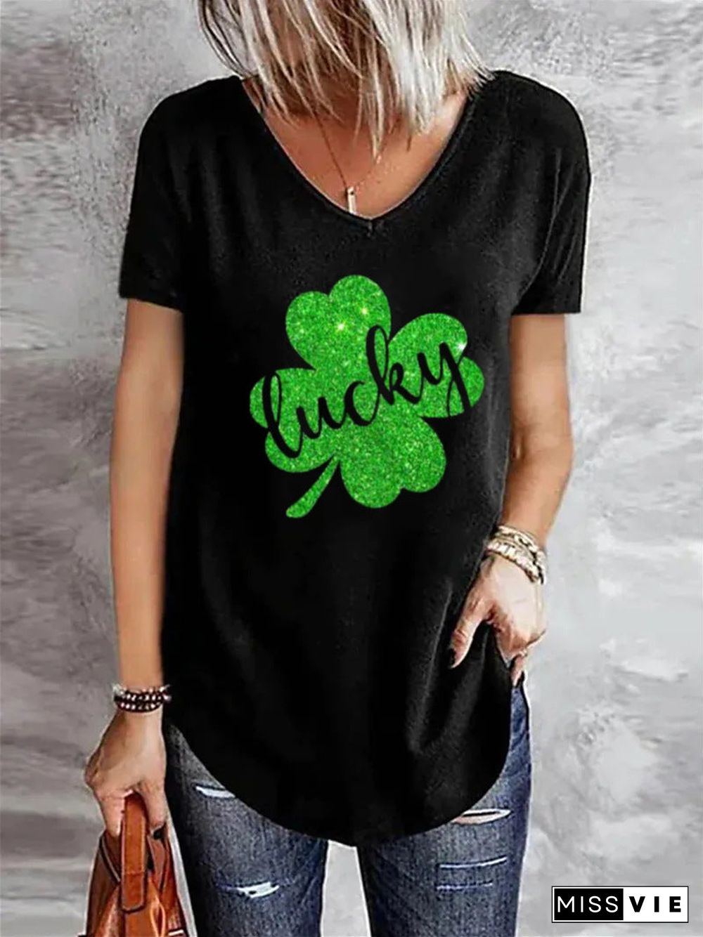 Women Short Sleeve V-neck Clover Printed Top