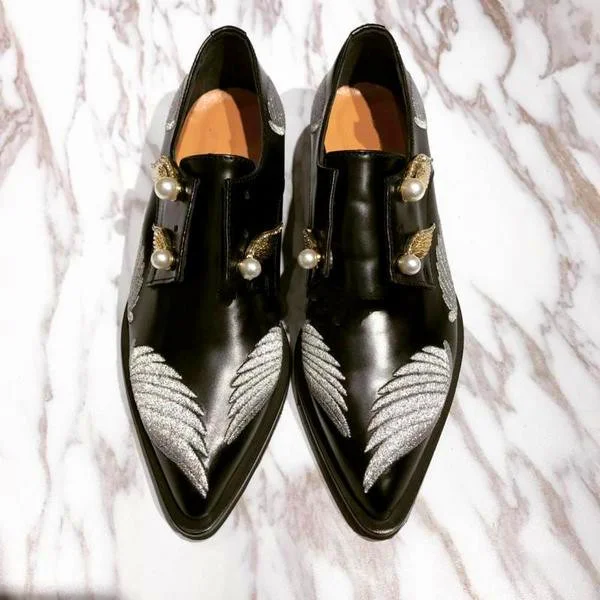 Black Vintage Slip-on Oxfords with Wings and Pearls Vdcoo
