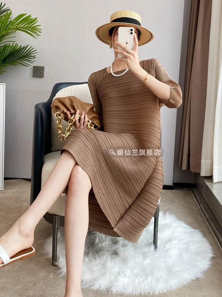 Wongn Pleated Dress Loose Covering Belly Large Size Elegant Party Dresses for Women Spring Summer 2023 New Skirt Robe