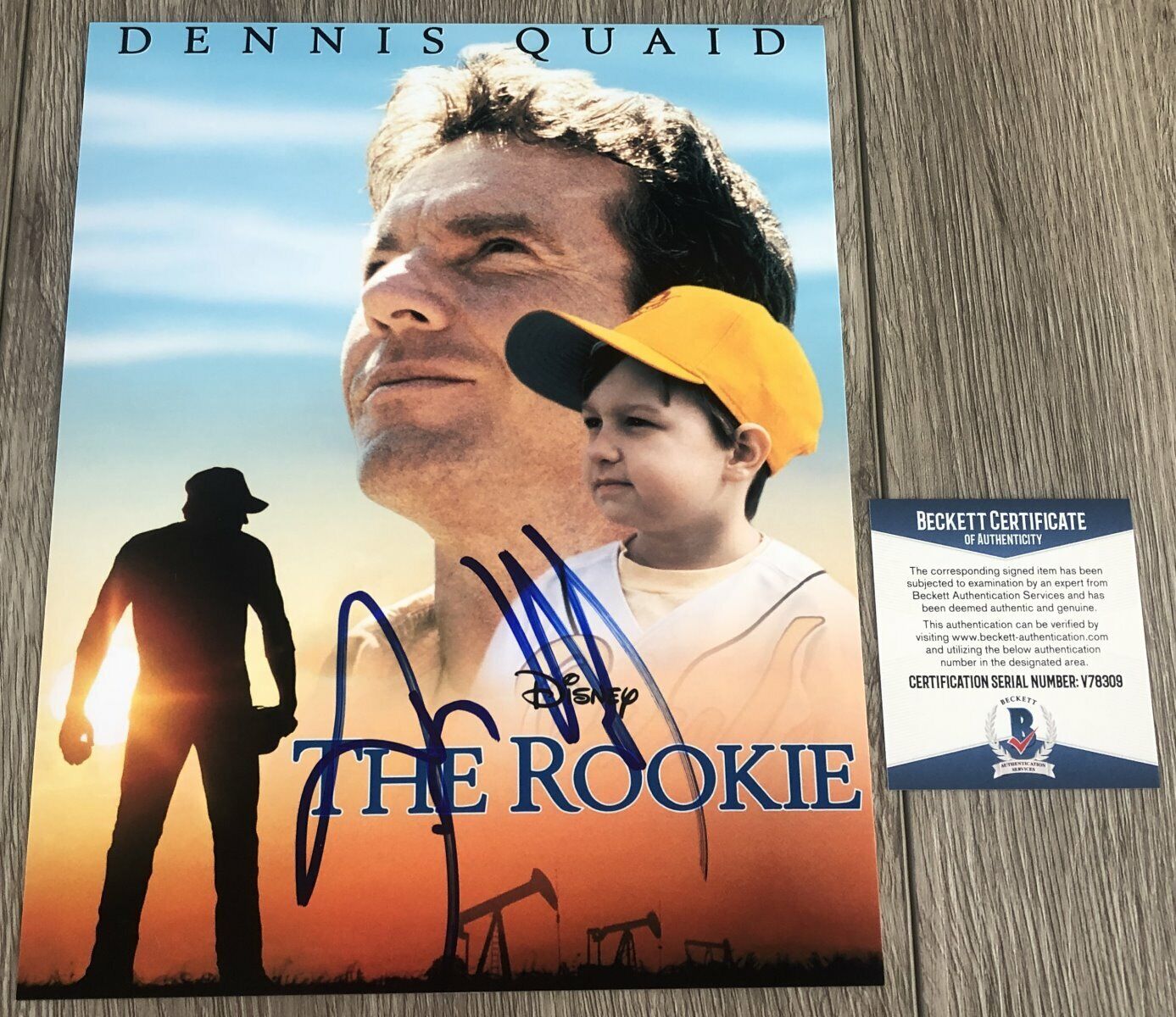 DENNIS QUAID SIGNED THE ROOKIE JIM MORRIS 8x10 Photo Poster painting w/PROOF & BECKETT BAS COA