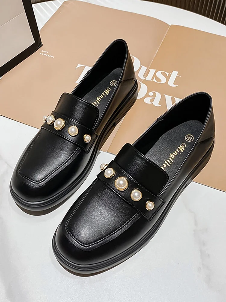 2021 Spring and Autumn low Heel shoes women's fashion design black pearl true leather loafers large size 41-43 free shipping