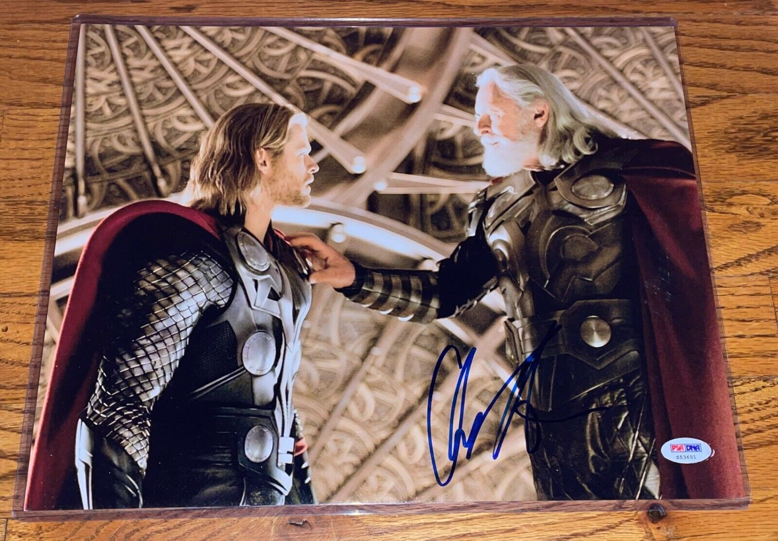 Chris Hemsworth as Thor in The Avengers signed 11x14 autographed Photo Poster painting PSA COA