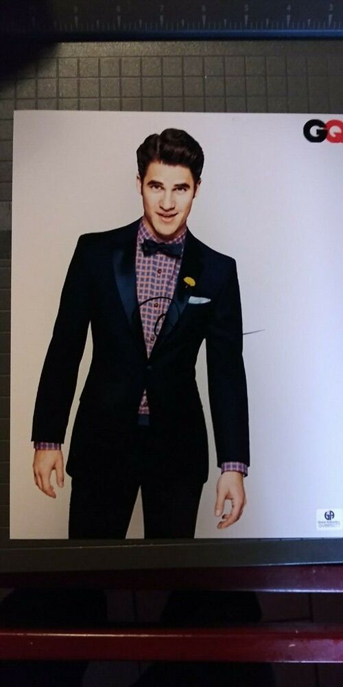 Darren Criss signed 8x10 GAI