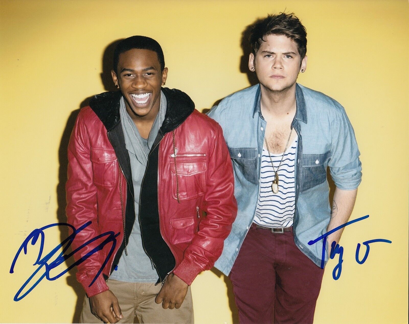 MKTO group signed MUSIC 8X10 Photo Poster painting W/COA *MALCOLM KELLEY* (TONY OLLER)