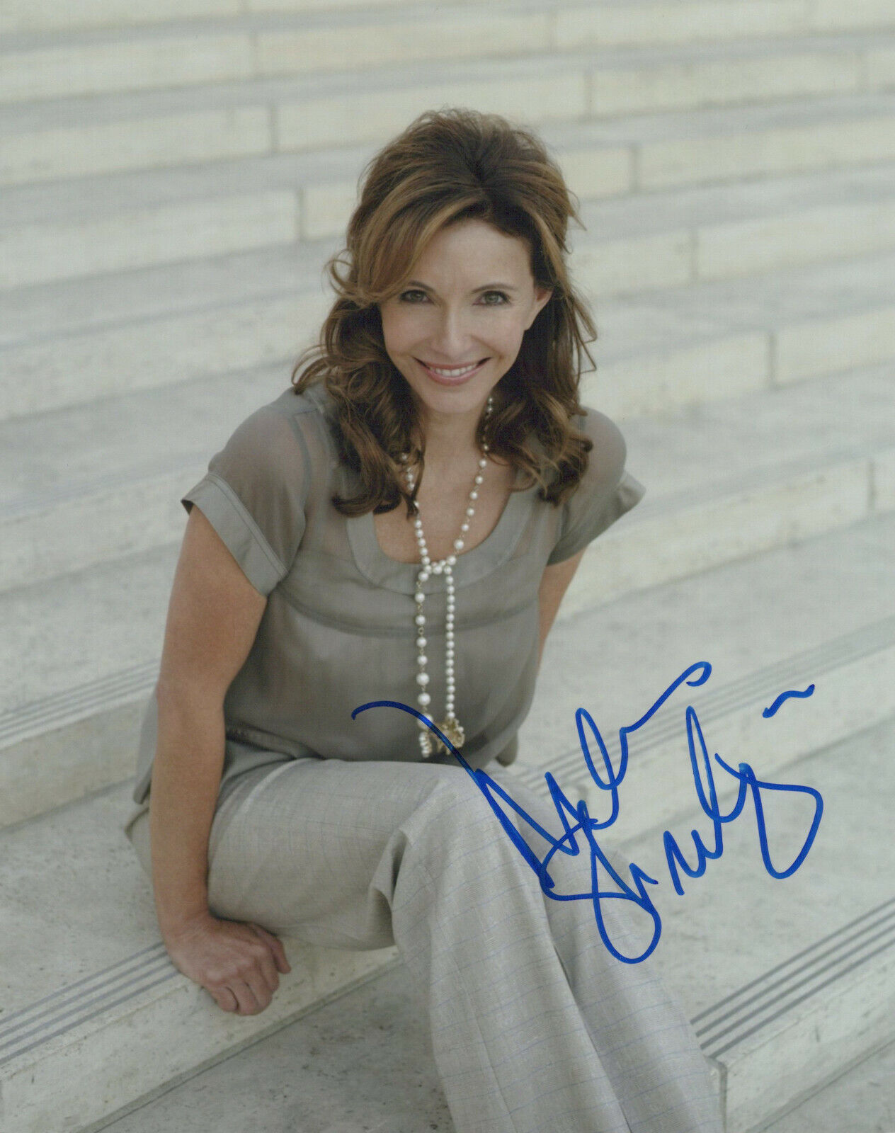 Mary Steenburgen signed 8x10 Photo Poster painting