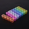 28 Slot Kunststoff Aufbewahrungsbox Nagel Strass Schmuck Vitrine (bunt)