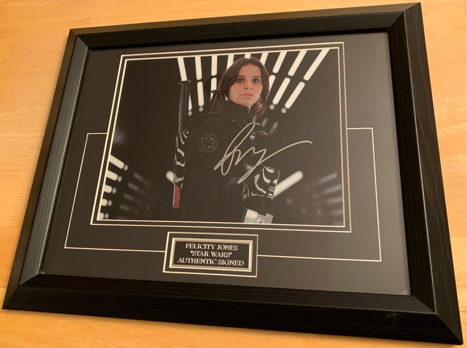 Felicity Jones ‘Rogue One’ Framed Autographed 8x10 Photo Poster painting w CoA & Signing Details