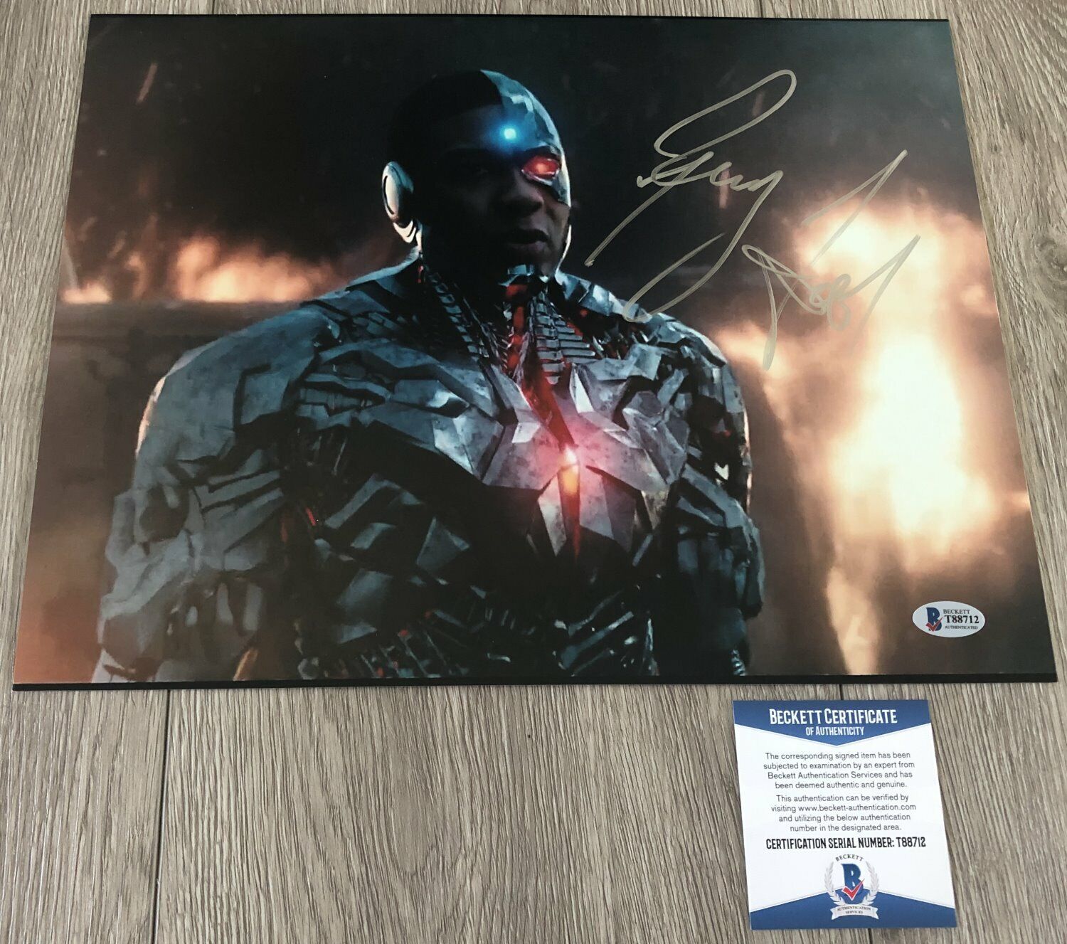 RAY FISHER SIGNED JUSTICE LEAGUE CYBORG 11x14 Photo Poster painting w/PROOF & BECKETT BAS COA