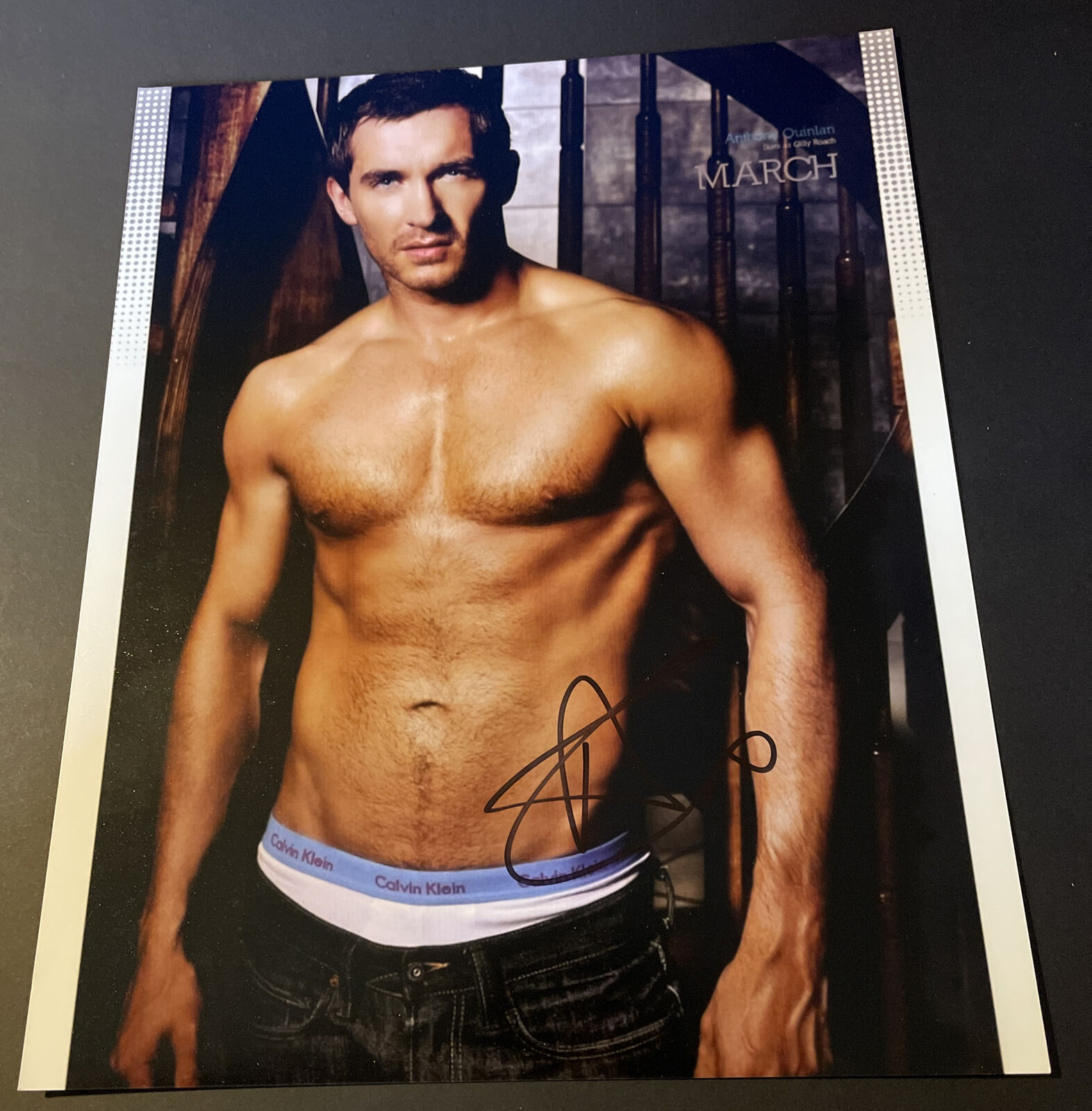 EMMERDALE & HOLLYOAKS ANTHONY QUINLAN HAND SIGNED 8x10 TOPLESS Photo Poster painting Autograph