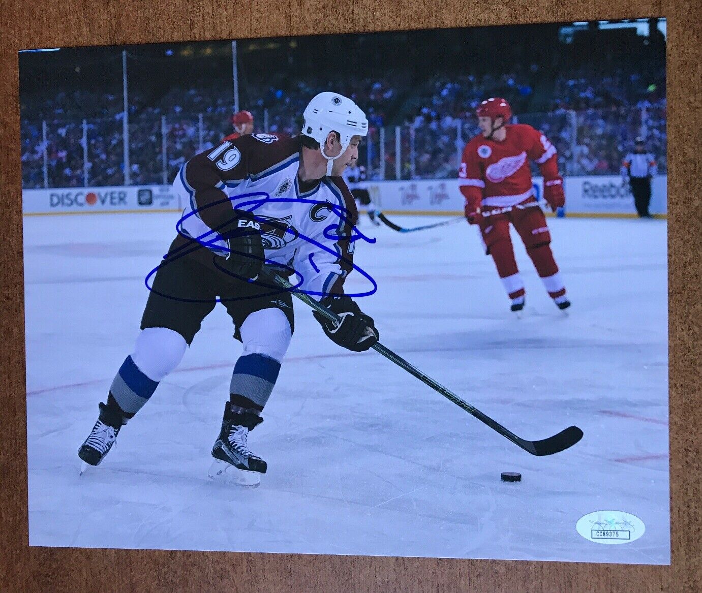 JOE SAKIC Signed COLORADO AVALANCHE 8x10 Photo Poster painting - JSA COA GORGEOUS!