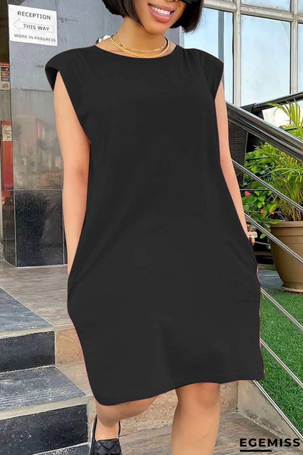 Black Casual Solid Patchwork O Neck Straight Dresses | EGEMISS