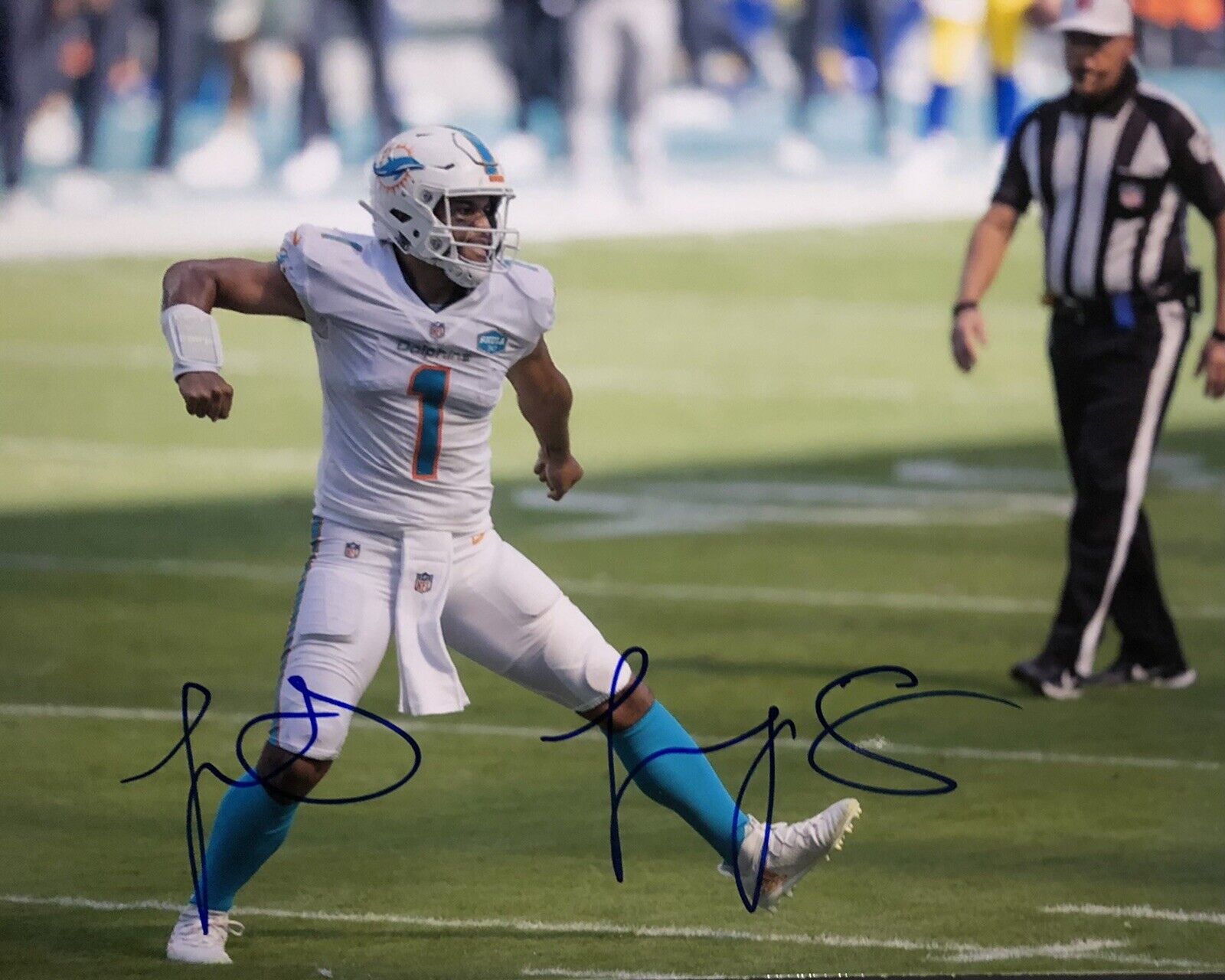 Tua Tagovolia Signed Autographed Miami Dolphins 8x10 Photo Poster painting Psa/Dna