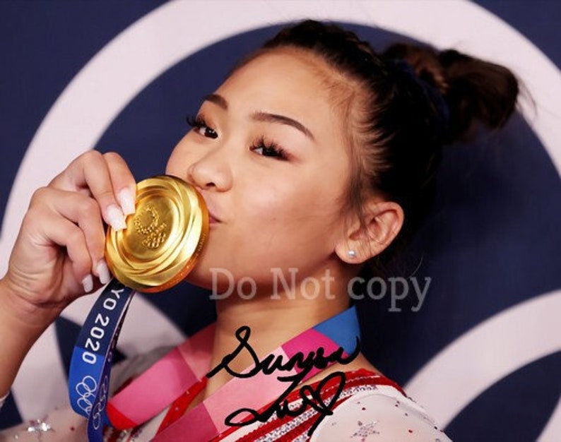 Sunisa  Suni  Lee Signed Photo Poster painting 8X10 rp Autographed 2020 USA Gymnastics Olympics