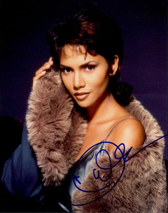 Halle Berry (Dorothy Dandridge) signed 8x10 Photo Poster painting