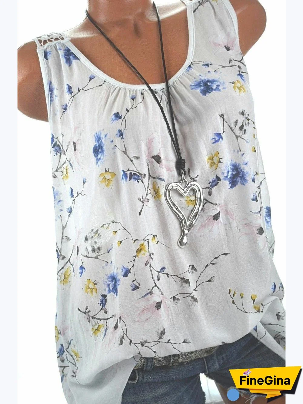 Women Scoop Neck Sleeveless Floral Printed Top