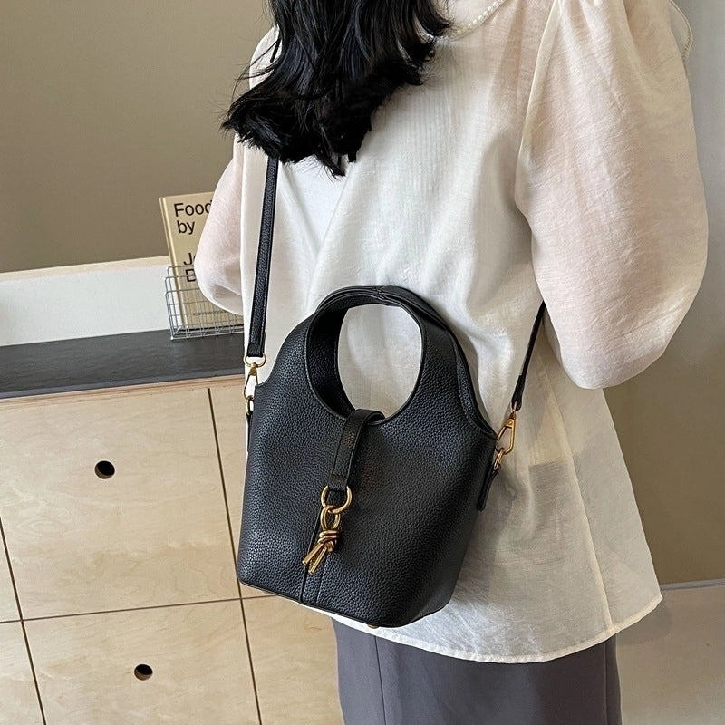 Women's Medium Pu Leather Solid Color Vintage Style Classic Style Bucket Zipper Bucket Bag3