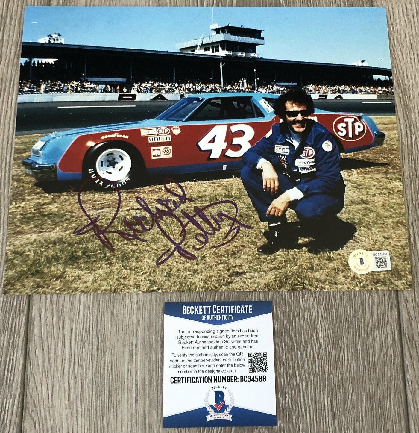 RICHARD PETTY SIGNED THE KING #43 NASCAR LEGEND 8x10 Photo Poster painting C & BECKETT BAS COA