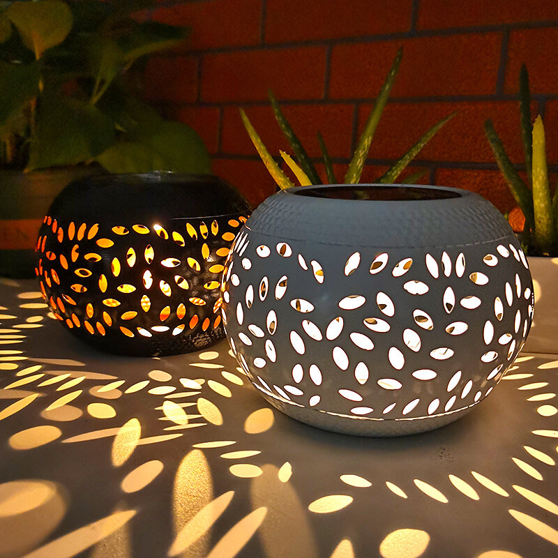Solar Hollow Lawn Light