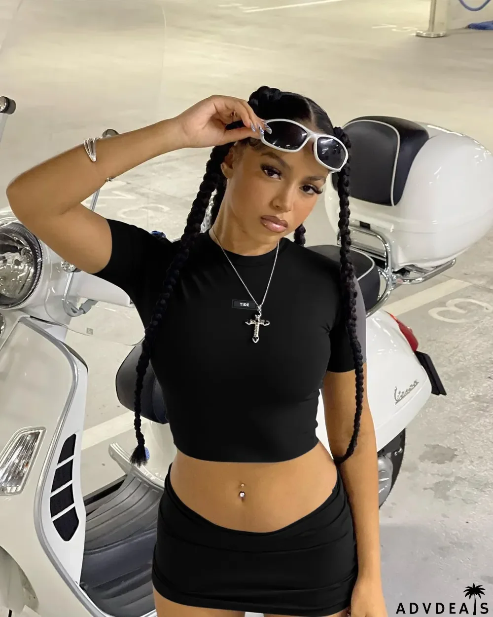 Women Crop Top and Skirt Two-Piece Set