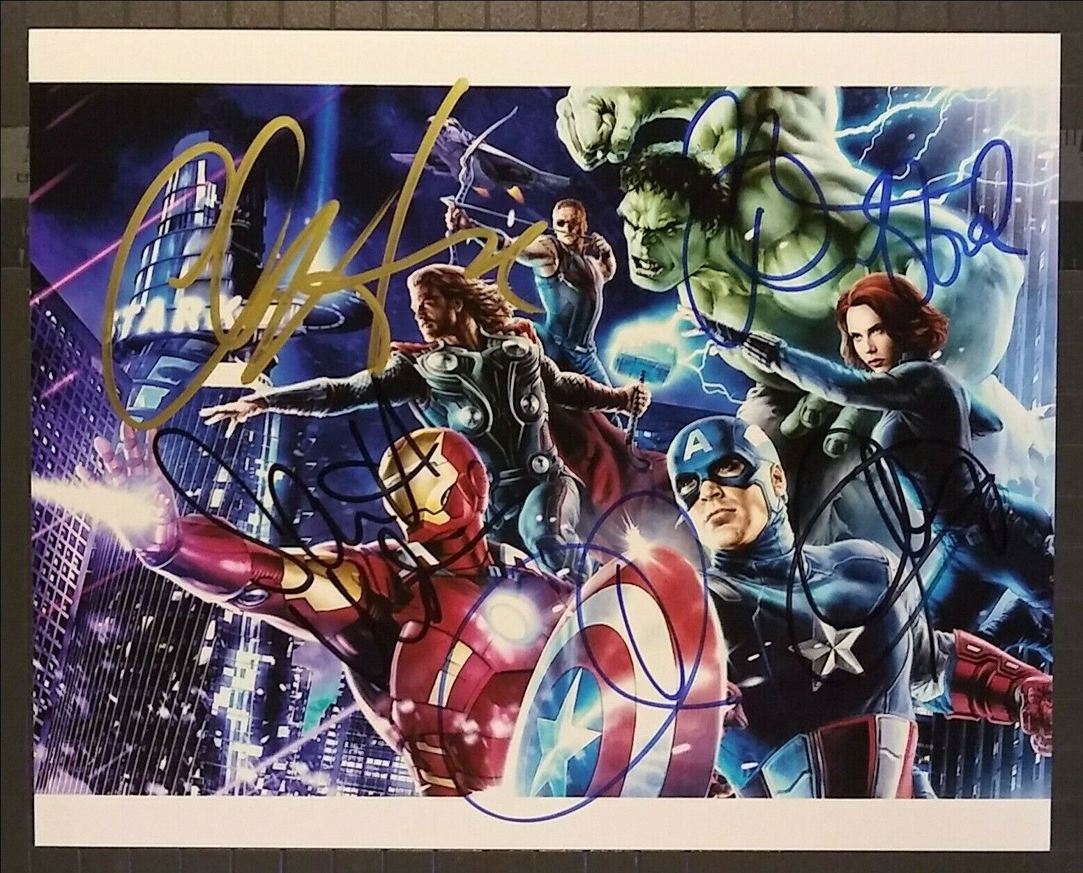 Avengers Ruffalo Evans Hemsworth Johansson Renner signed 8x10