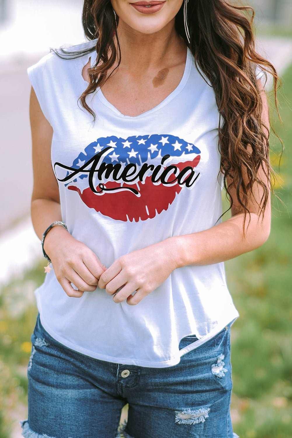 America Flag Lip Print Distressed Crewneck T-shirt