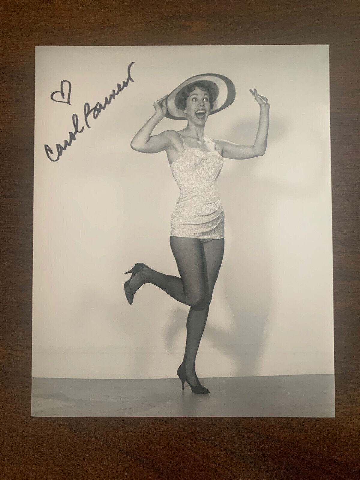 Carol Burnett signed 8x10 Photo Poster painting Carol Burnett Show autographed