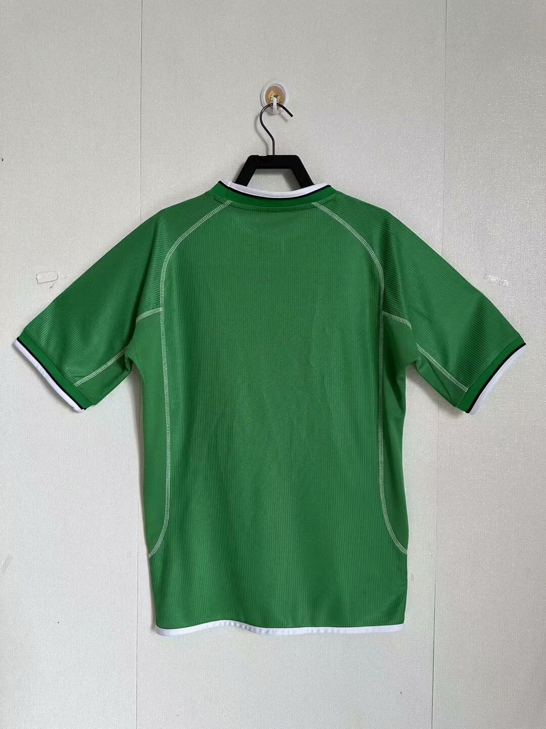 Retro 2002 Ireland Home Football Shirt Thai Quality