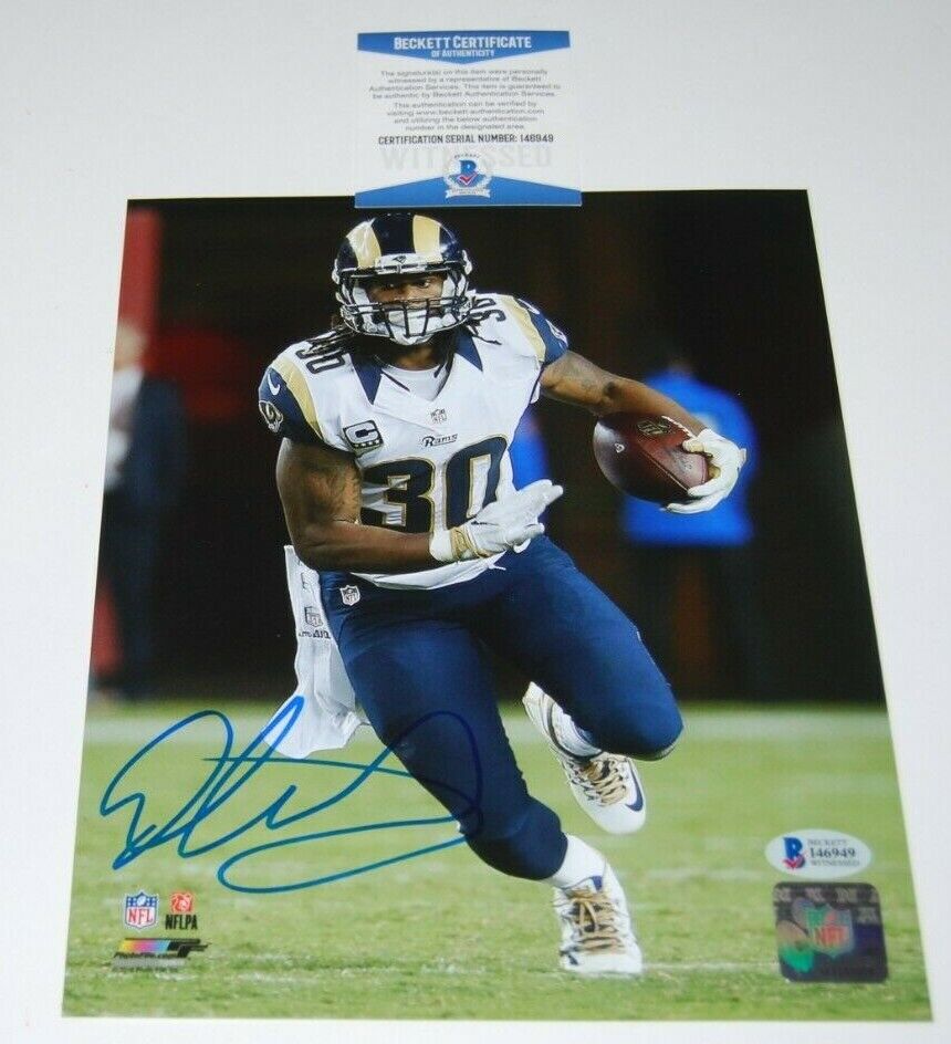 TODD GURLEY signed (LOS ANGELES RAMS) Football 8X10 Photo Poster paintinggraph BECKETT BAS