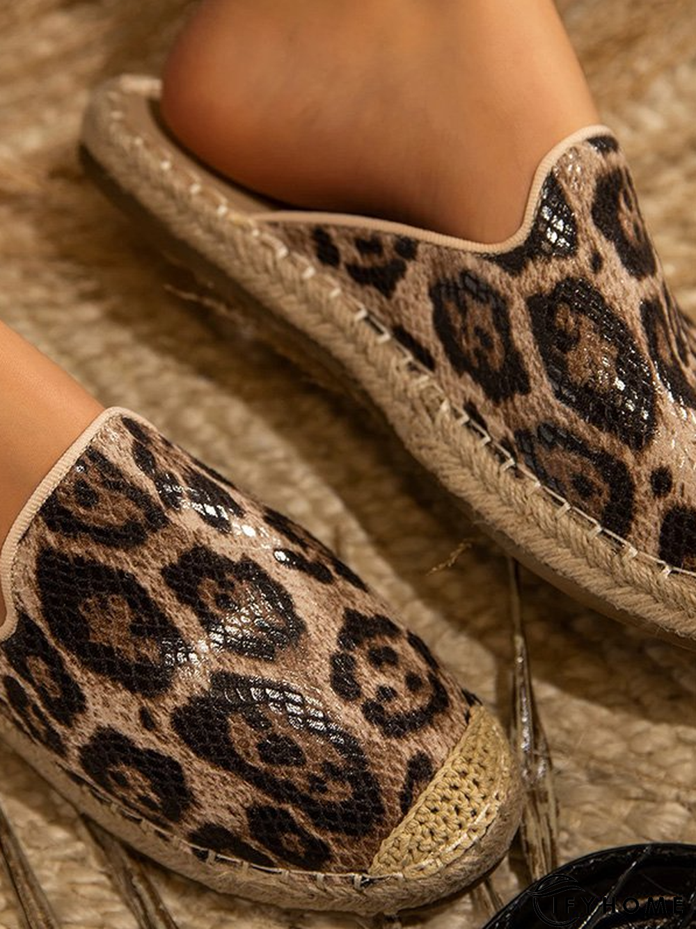 Artificial Leather Slipper | IFYHOME