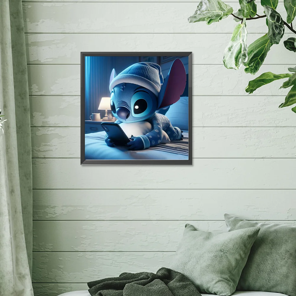 Diamond Painting - Full Round Drill - Stitch Playing Phone(Canvas|30*30cm)