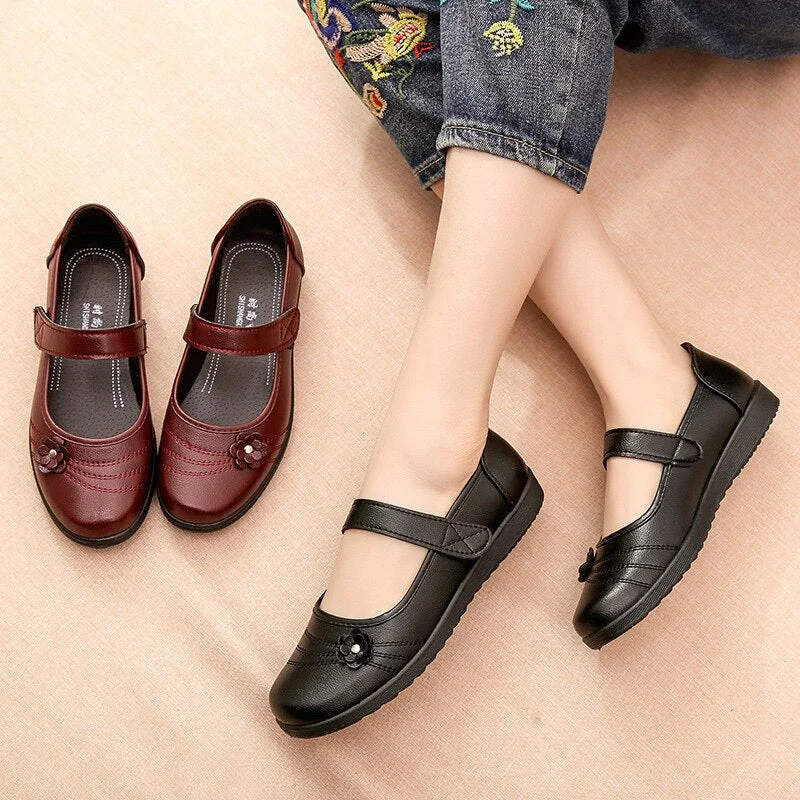 New Flat Shoes Casual Women Loafers Soft Leather Women's Moccasins Shallow Boat Shoes Fashion Velcro Female Shoes Zapatos Mujer