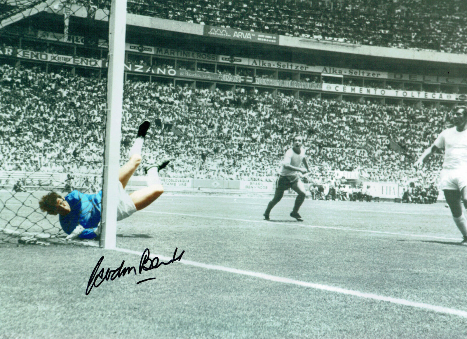 Gordon BANKS Signed Autograph Massive 16x12 Pele Save England Photo Poster painting AFTAL COA