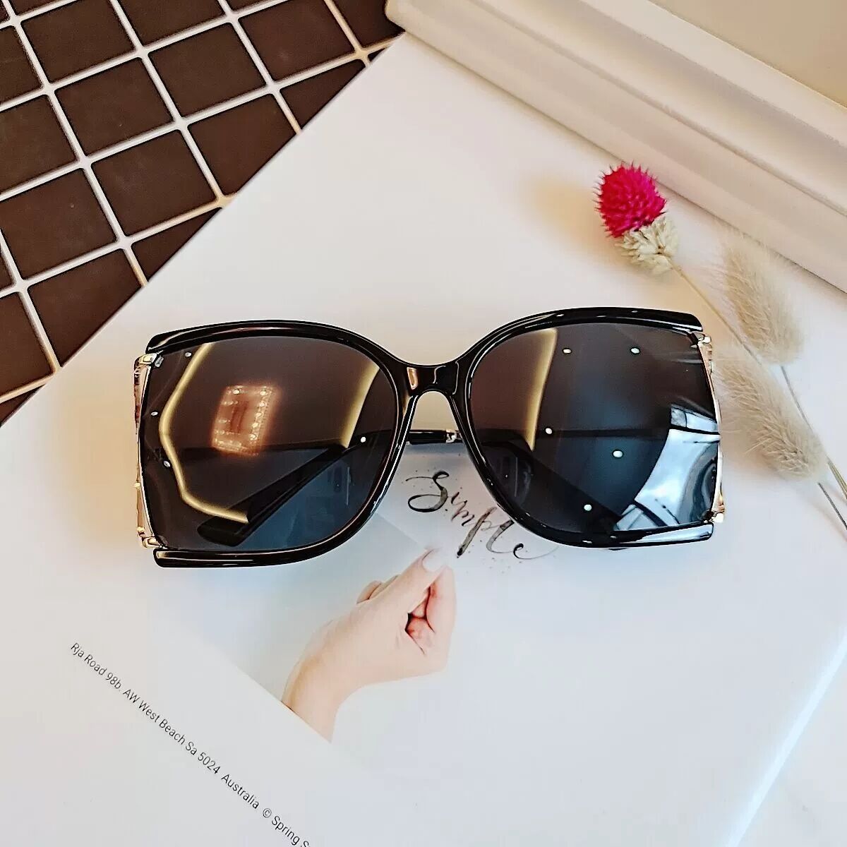 Mature Women's Large Bamboo Framed Hollow Sunglasses