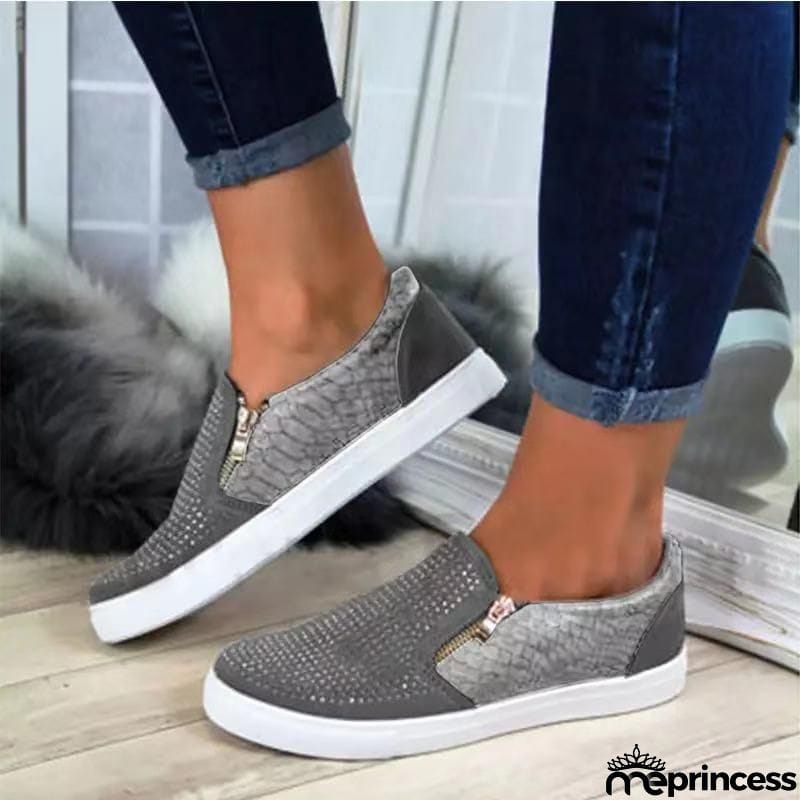 Super Cute Crystal Decorated Shining Flat Shoes For Women