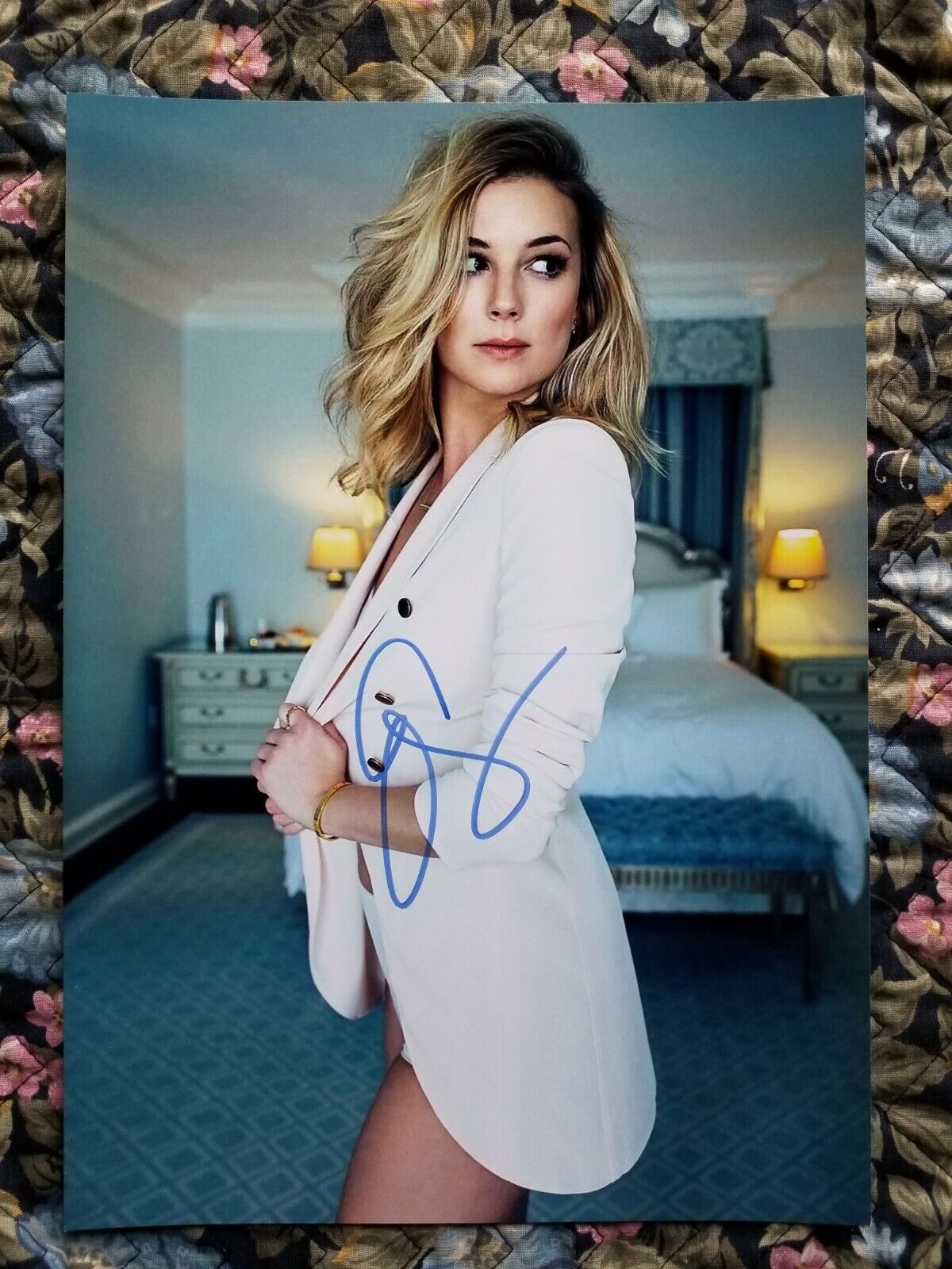 Autographed Emily VanCamp Authentic Signed 8.2 x 11.5 Photo Poster painting Captain America