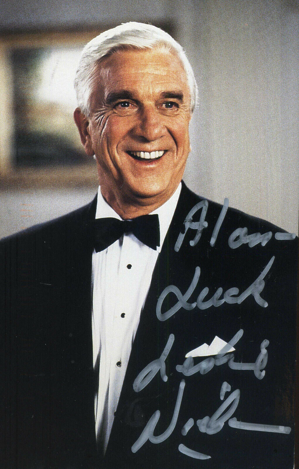 LESLIE NIELSEN Signed Photo Poster paintinggraph - Film Actor / Comedian - preprint