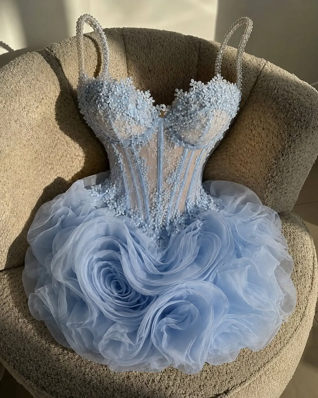 Ice Blue Tulle V-Neck Spaghetti-Straps Sleeveless Short Pleated Homecoming Dress With Appliques | FC0080 Wellcucu