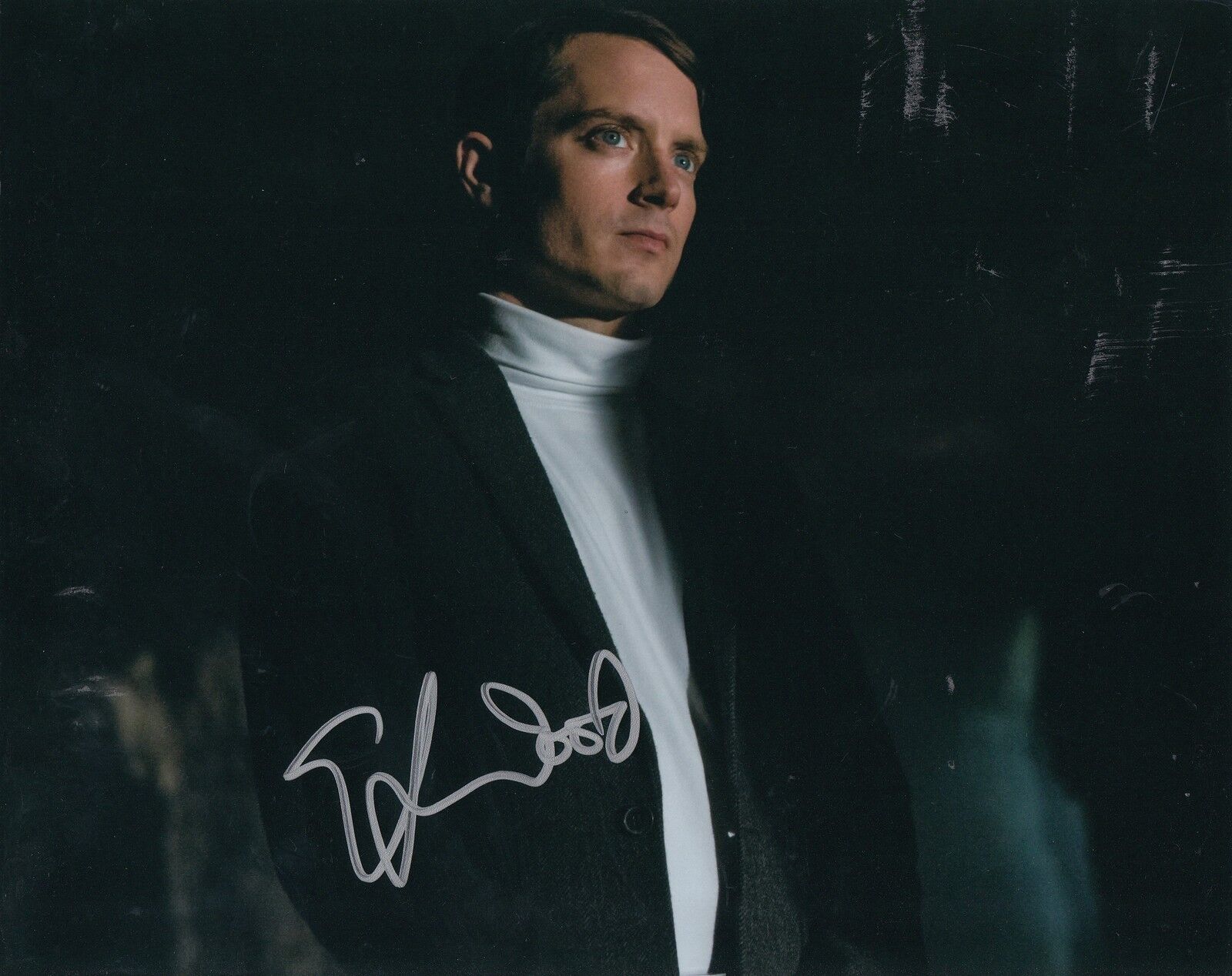 ELIJAH WOOD signed *The Last Witch Hunter* 8X10 Photo Poster painting *PROOF* W/COA Dolan 37 #2