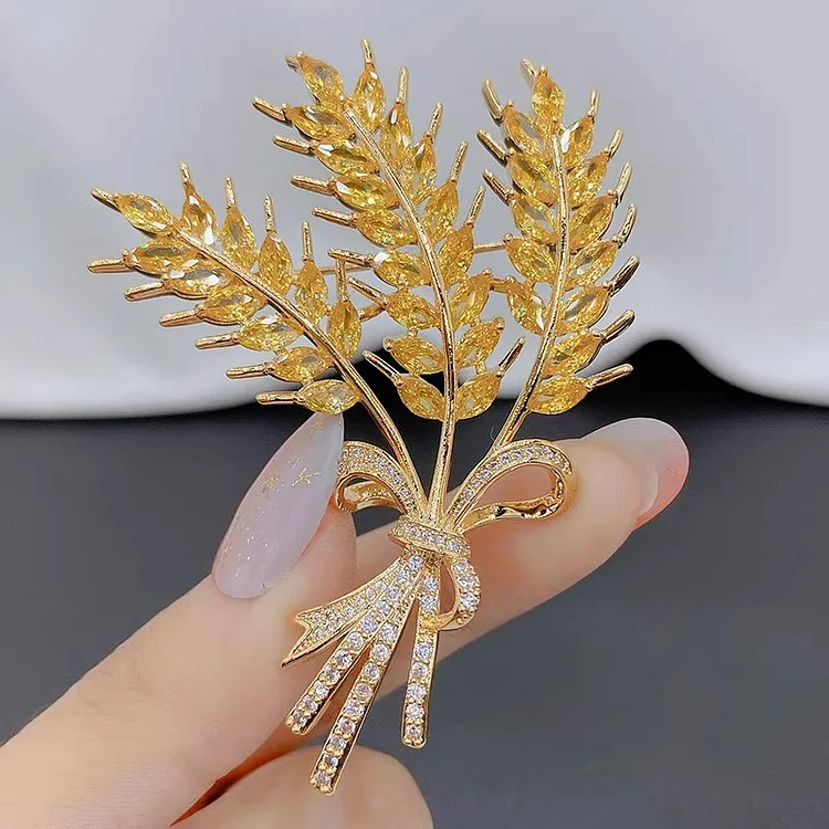 Jiebangke Luxury Golden Wheat Metal Brooch for Women Suit Sweater Stylish Lapel Pins Exquisite Rhinestones Jewelry Accessories Couple Gift
